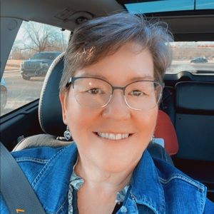 Meet your Posher, Lisa